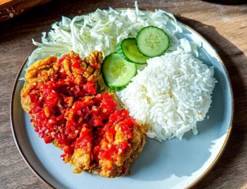 Asal Ayam Geprek & Kelezatan Sambal Bajak